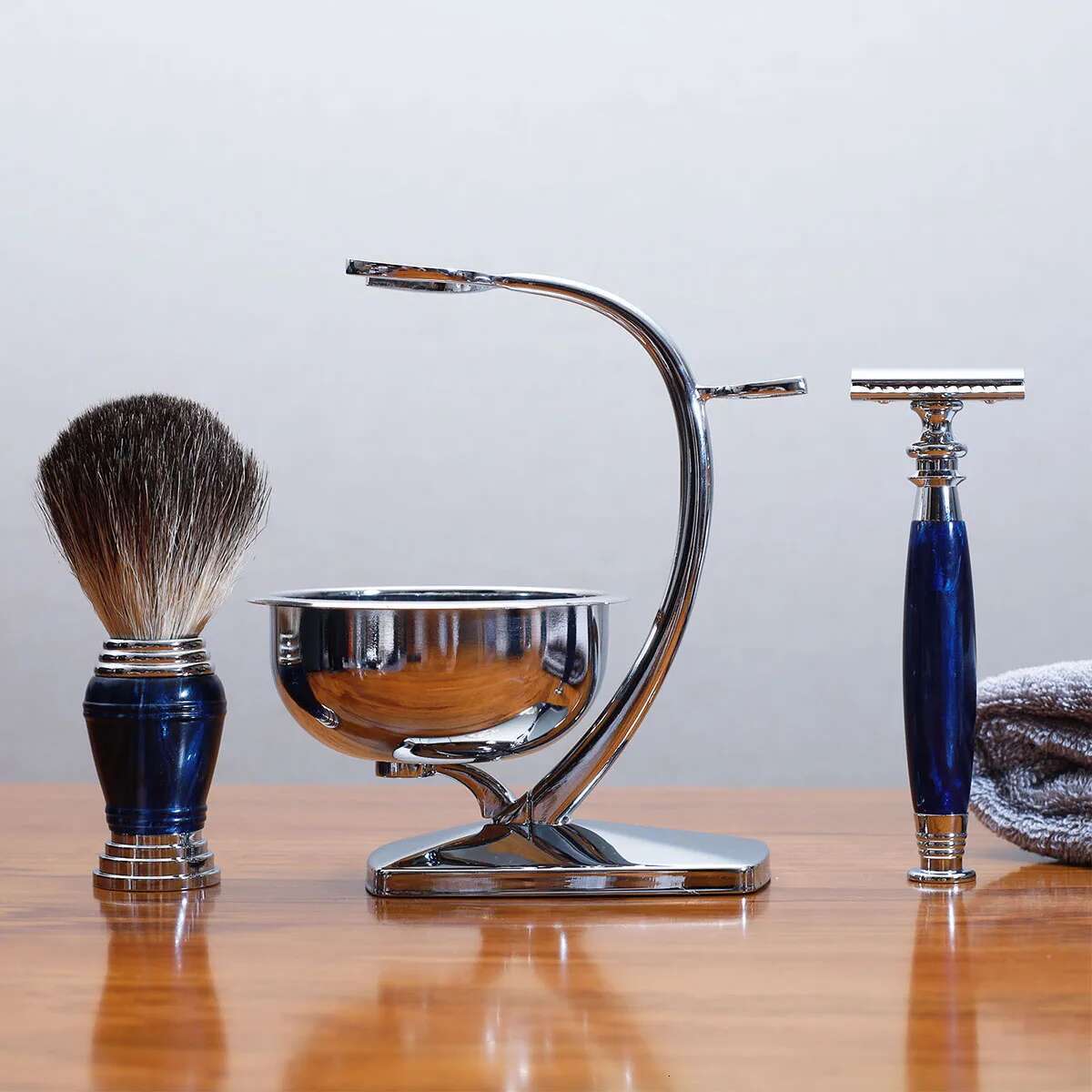 Magyfosia Classic 4 in 1 Mens Shaving Kit T-Shaped Double Edges Close Smooth Razor Royal Blue Handles Brush Stand & Soap Bowl