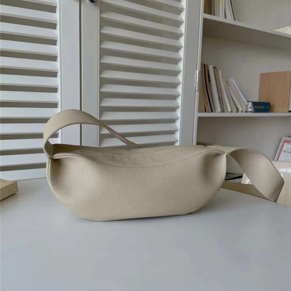Women's Trend Genuine Leather Shoulder High Quality Crossbody Brand Cow Skin Saddle Female Wide Strap Hobos Bag