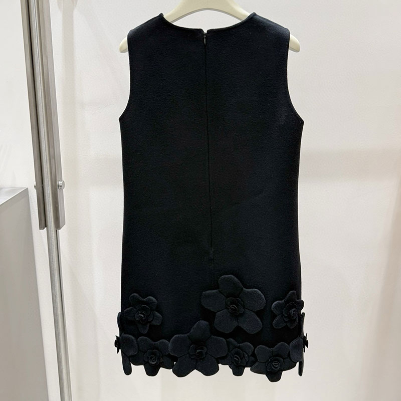 Women's Solid Handmade Flower Wool Dresses Elegant Trendy Round Neck Sleeveless Luxury Mini Straight Dress 2 Colors High Quality Designer Loose V