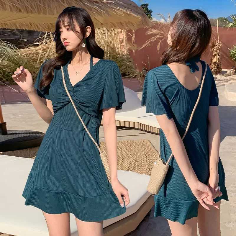 Large size swimsuit womens one-piece conservative 2021 new sty covering meat and thin beach seaside fat mm swimsuit sexyXJ240108