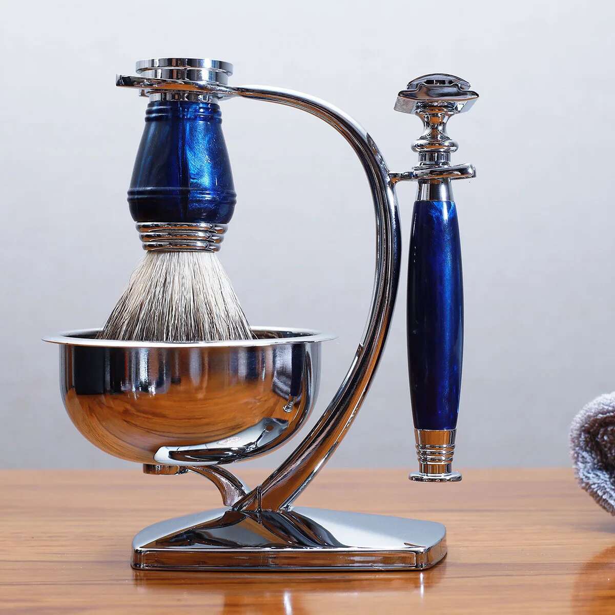 Magyfosia Classic 4 in 1 Mens Shaving Kit T-Shaped Double Edges Close Smooth Razor Royal Blue Handles Brush Stand & Soap Bowl