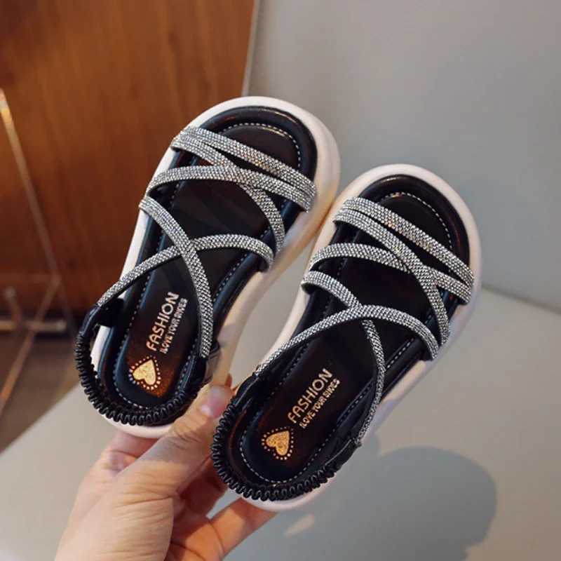 Summer New Childrens Sandals Fashion Luxury Girls Rhinestone Shoulder Strap Beach Shoes 2024 Childrens Princess Thick Bottom Sandals Open Toes W250108