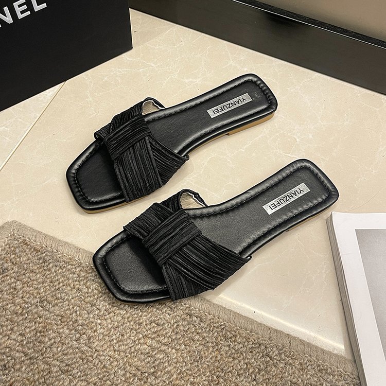 2025 hot Women Slippers Fashion Flat Bottom New Korean Version Versatile Outerwear Leisure Style Triple Black Beige Pink Green Free shipping