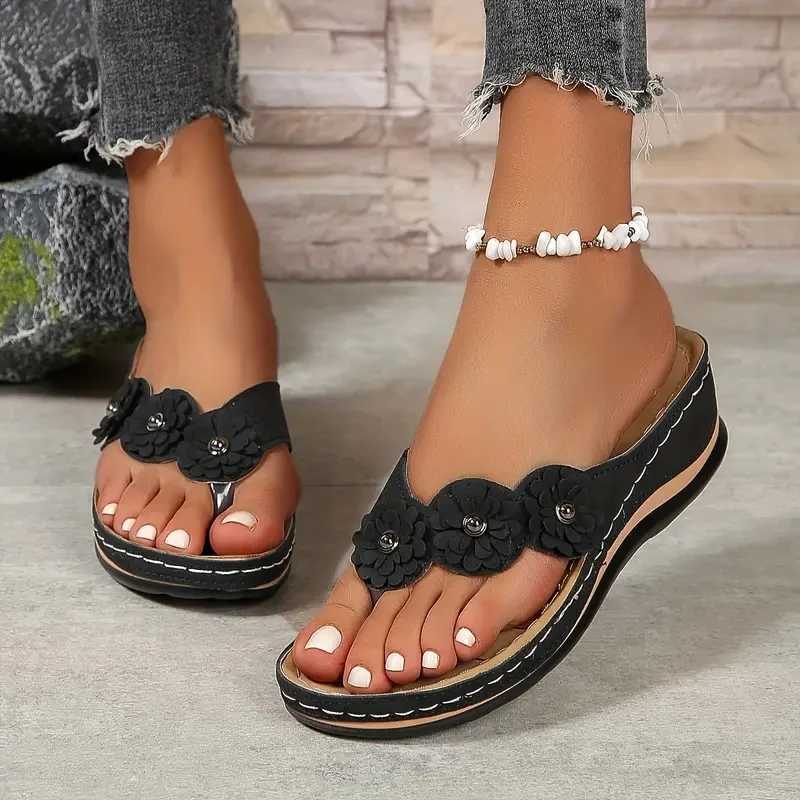 New Arrival Fashionable and elegant floral knot lightweight thick soled sandals for summer leisure breathable outdoor slippers shoe size 35-43 T250108