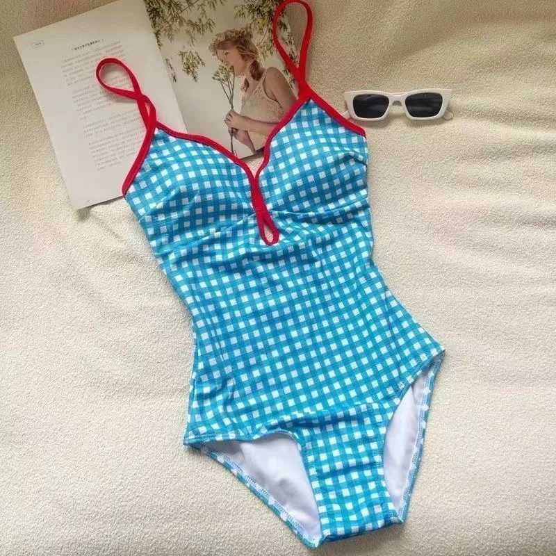 2024 Young Girls Pure Retro One-piece Beachwear Womens Swimsuit INS Sty Korean Sty Hot Spring Sexy Beach BikiniXJ240108