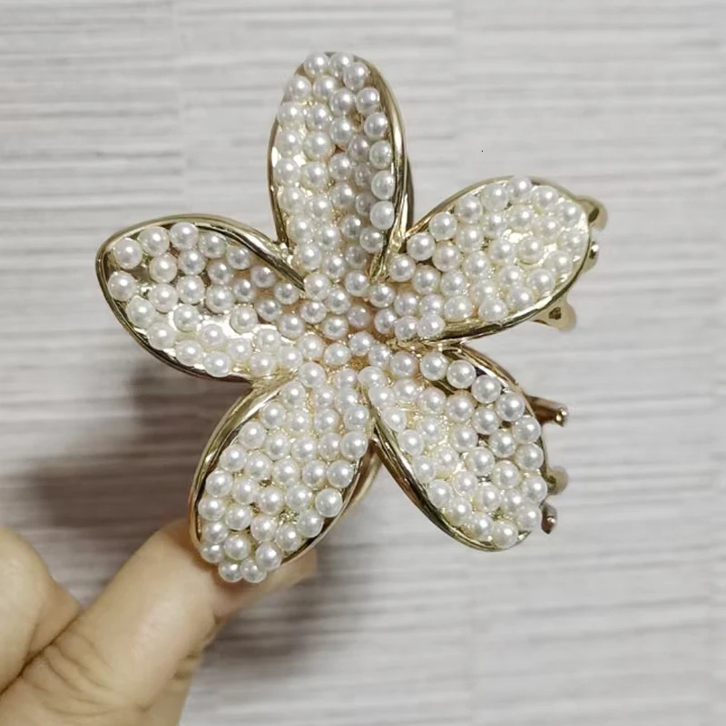 Two Side Pearls 8CM Flower Alloy Claw Clips Women Beach Plumeria Hair Clips Fashionable Preppy Hair Accessories for Female 250103