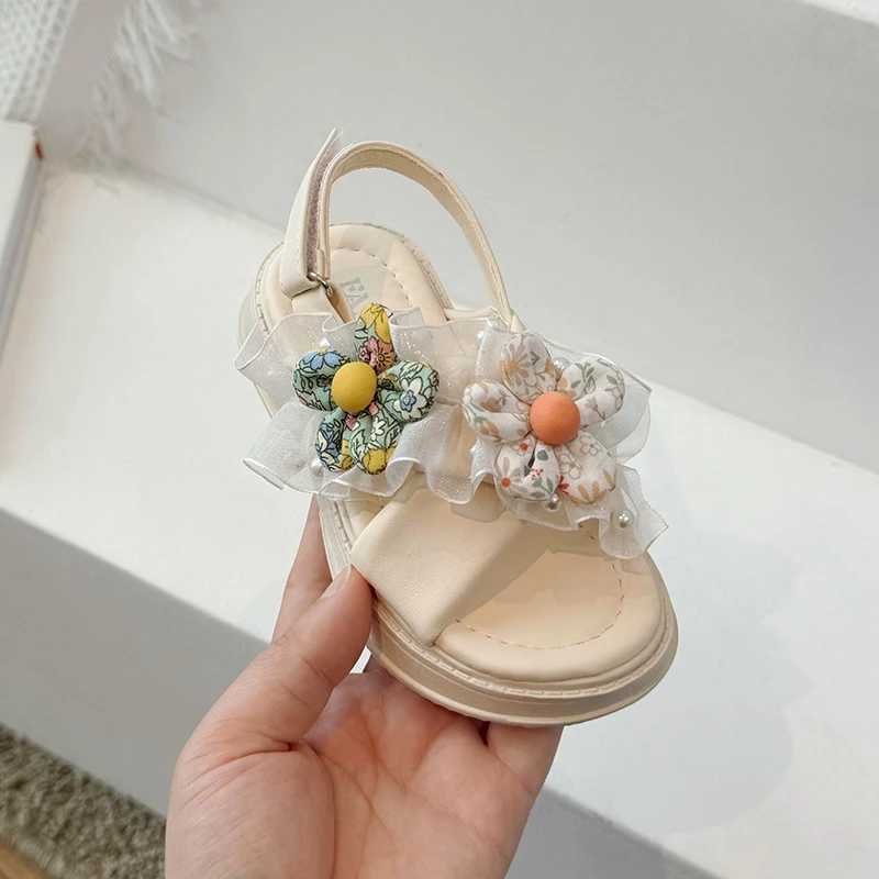 Girl 2024 Summer New Sandals Big Kids Soft Bottom Cross Beach Shoes Baby Princess Flower Childrens Shoes W250108