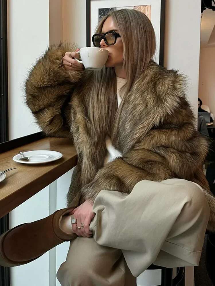 Vintage Big Lapel Fluffy Faux Fur Warm Coat Casual Thick Long Sleeve Oversized Jacket 2024 New Autumn Female Commuting Outwear
