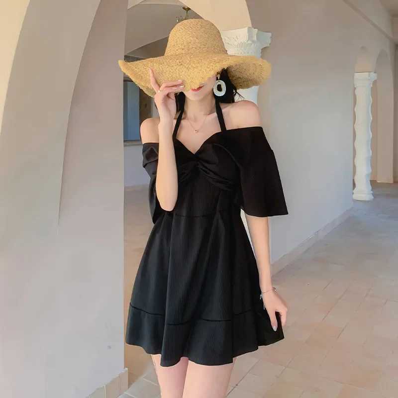 Large size swimsuit womens one-piece conservative 2021 new sty covering meat and thin beach seaside fat mm swimsuit sexyXJ240108