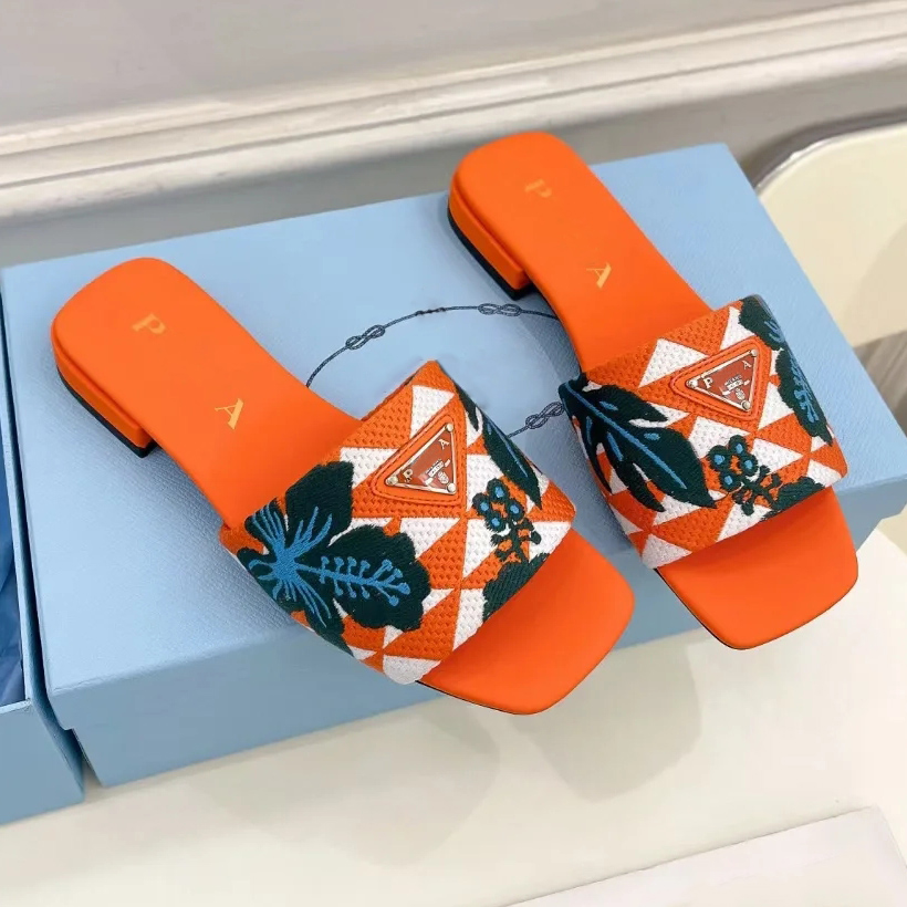 paris Womens Leather Slippers Designer women Slides thong with Double Flip flops Slipper Metal Chain Fashion Summer Beach slides Larger Size 35-42