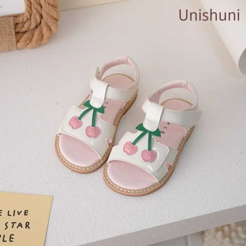 Unishuni Girls Sandals Childrens Patent Leather Summer Shoes Childrens Open T-shaped Beach Sandals Princess Leisure Cherry Apartment W250108