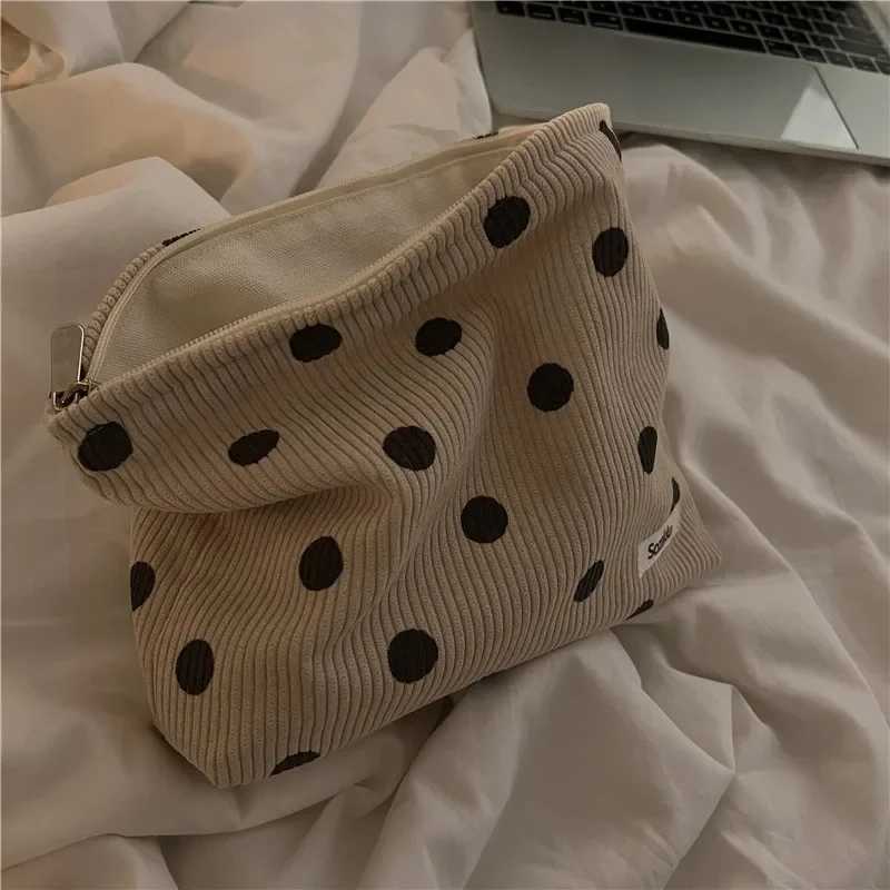 Fashion Corduroy Makeup Bag Womens Handbag Wallet Smile and Spot Makeup Organizer Storage Makeup Bag Girls Pencil Bag W250109