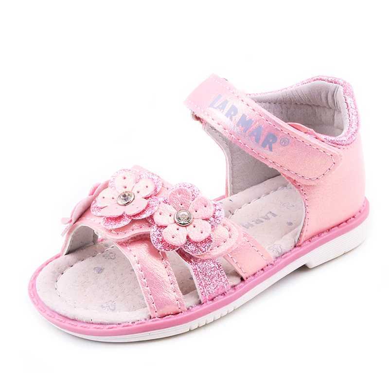 2023 Summer Girls Childrens Sandals Baby Sandals Soft Leather Flower Princess Girls Shoes Childrens Beach Sandals Childrens Shoes W250108
