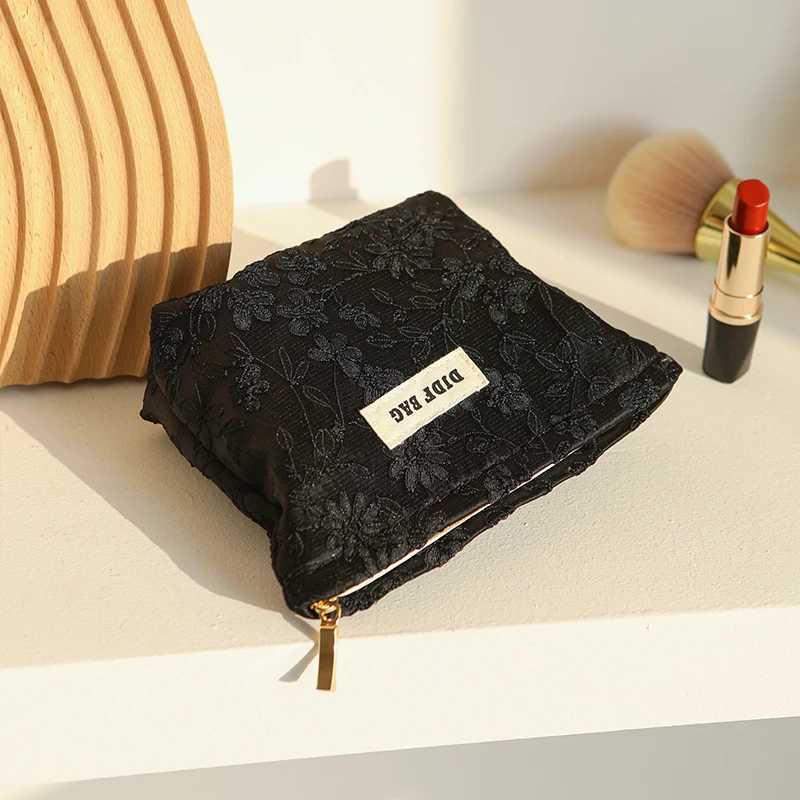 Black Embroidery Womens Makeup Bag Portable Small Makeup Change Storage Bag Travel Card Box Keybox Inner Can Bag W250109