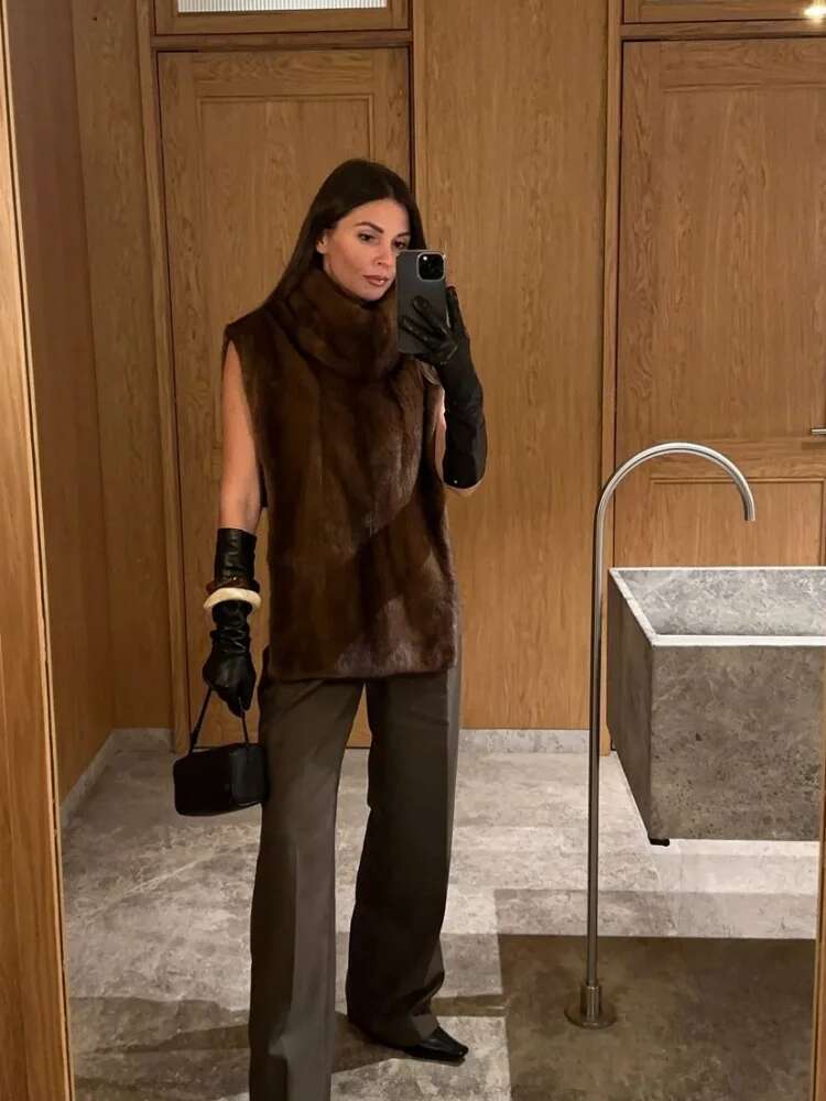 2024 Winter Chic Neck Sleeveless Fluffy Waistcoat Retro Solid Color Soft Warm Woman Short Vest New Female High Street Wear