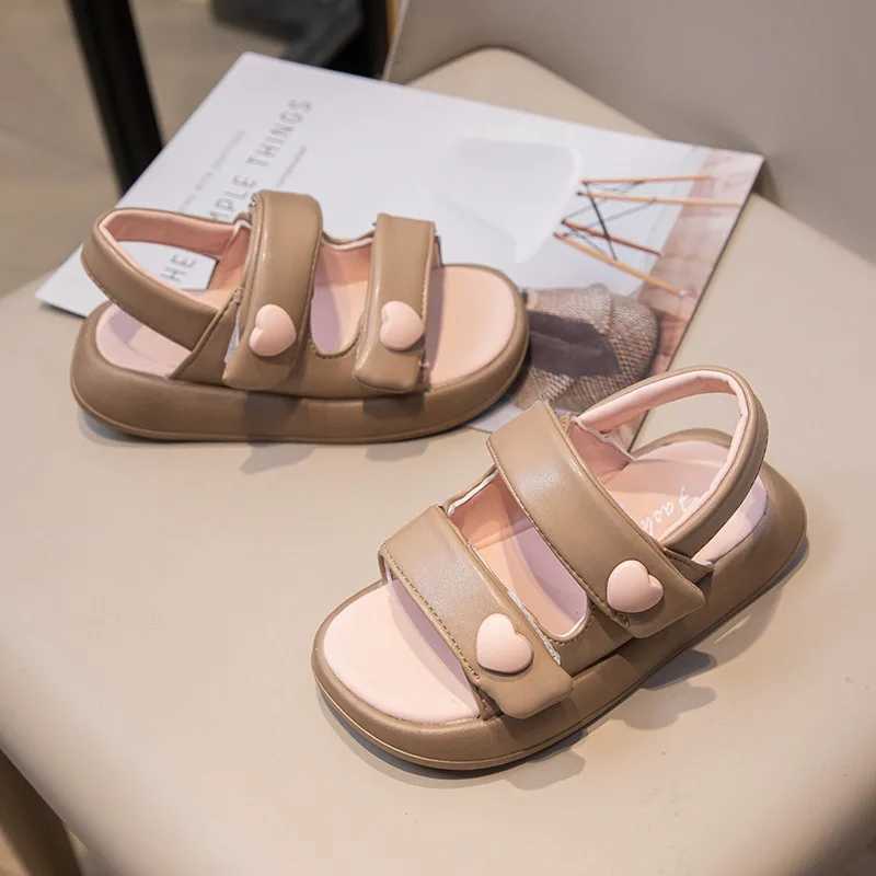 Fashionable girls shoes new summer Versatilekid sandals comfortable and non slip thick soled princess shoes soft cute and beautiful childrens beach sh