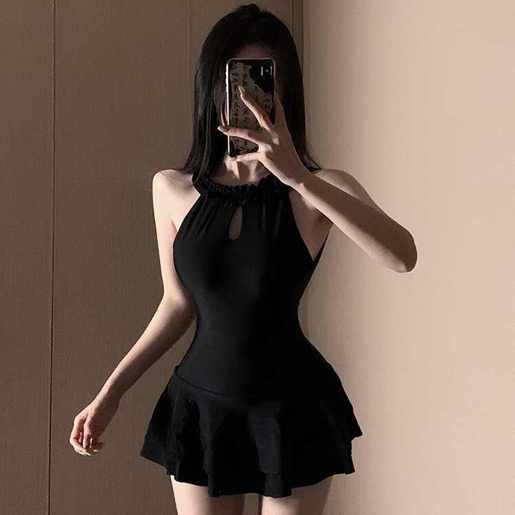 2025 new women's one-piece swimsuit sexy and beautiful back Korean high-end small chest slightly chubby hot spring swimsuit designer trendy beach