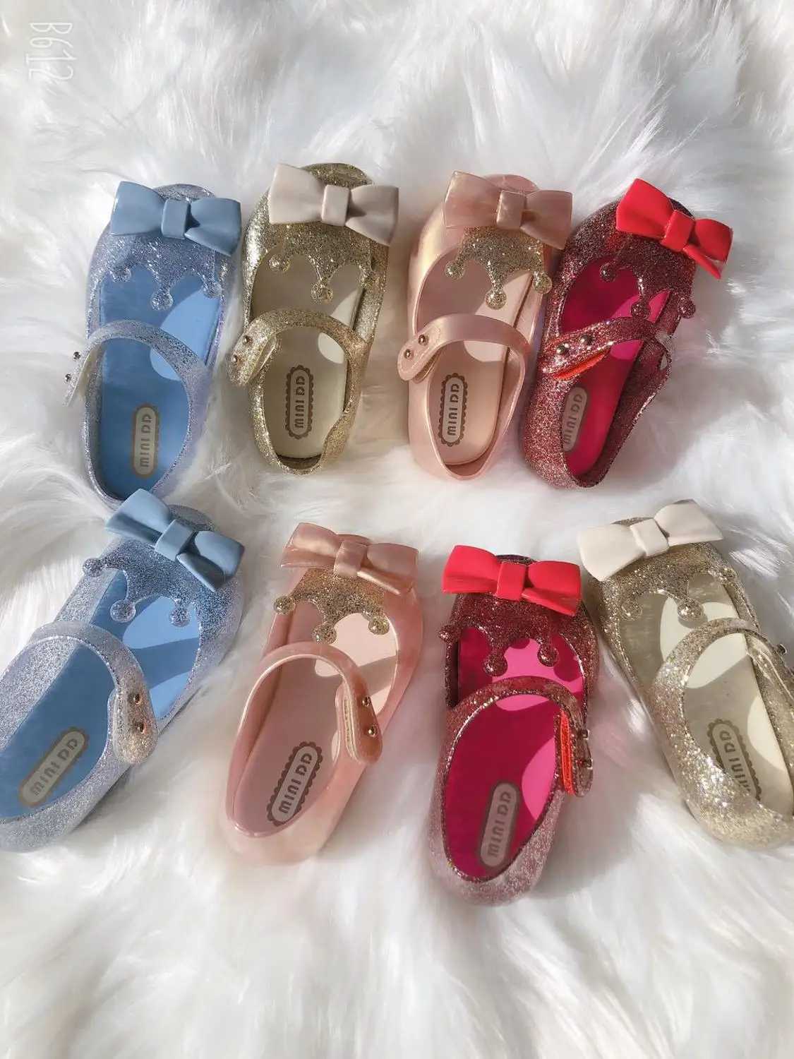 New Color High Qu Childrens Girls Mini DD Retro Shoes Childrens Flash Crown Sandals Childrens Candy Shoes Jelly Shoes SH19109 W250108