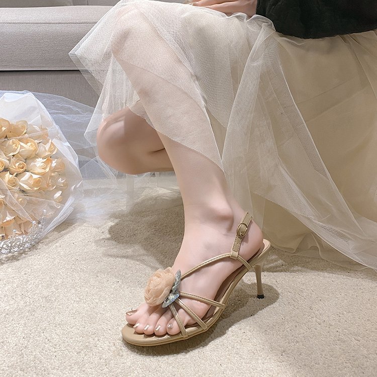 Women Slippers Fashion Flower Design New Trendy Sandals High Heel Versatile Triple Apricot Free shipping