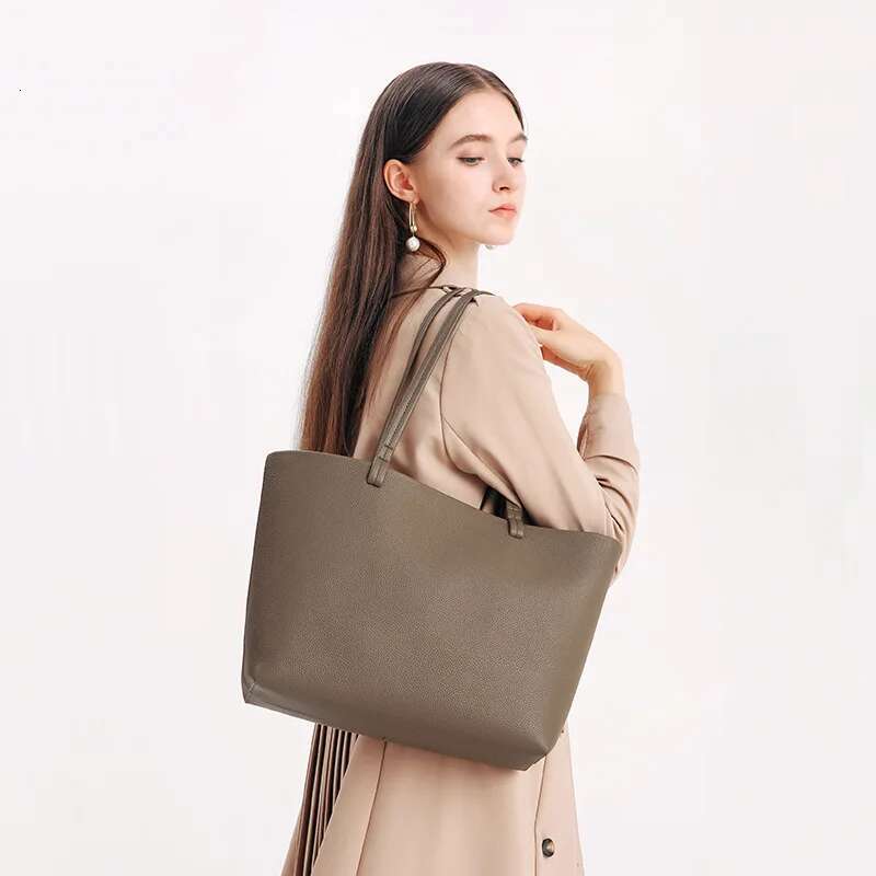 Alirattan New Trend Genuine Leather Bags For Women 2025 Designer Fashion Lady Cowhide Shoulder Casual Shopping Tote Bag