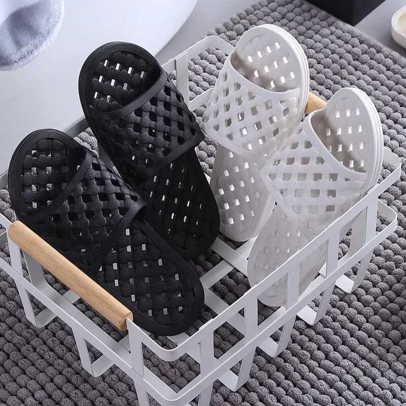 New Arrival Mens Bathroom Non slip Slippers Bathroom Slippers Indoor Summer Soft and Comfortable Couple Family Flat Shoes Hotel Sandals T250108