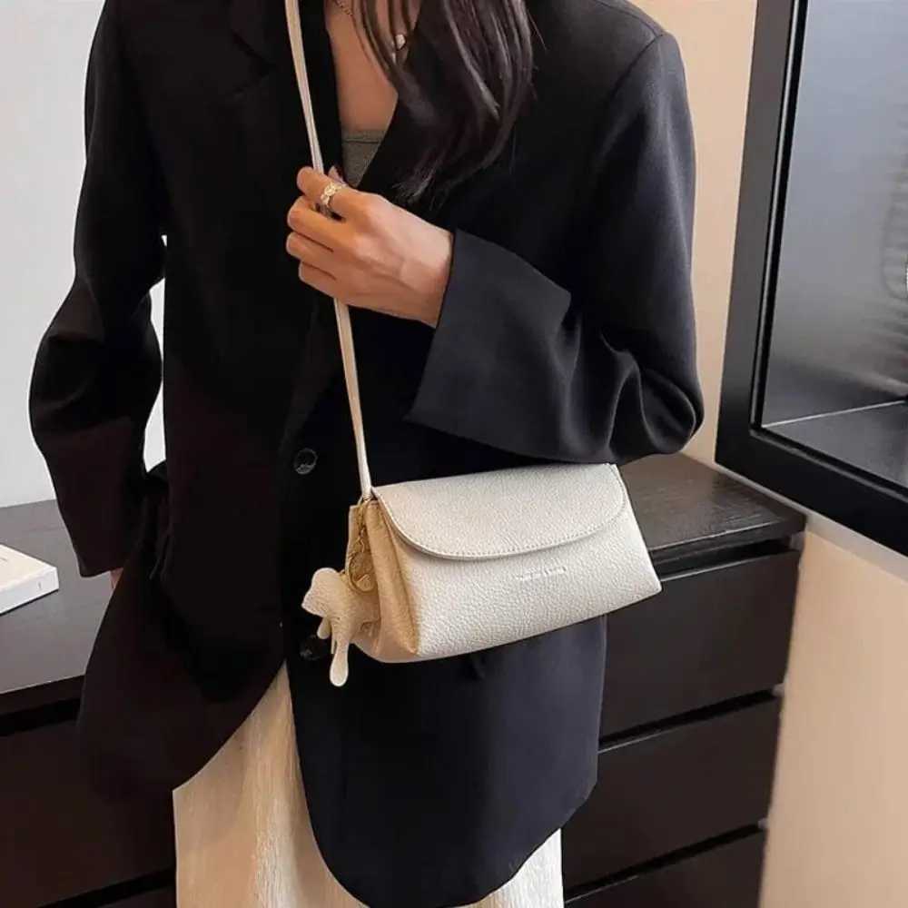 PU Shoulder Bag New with Elephant Pendant Fiable Womens Bags Solid Color Crossbody BagsXJ250108