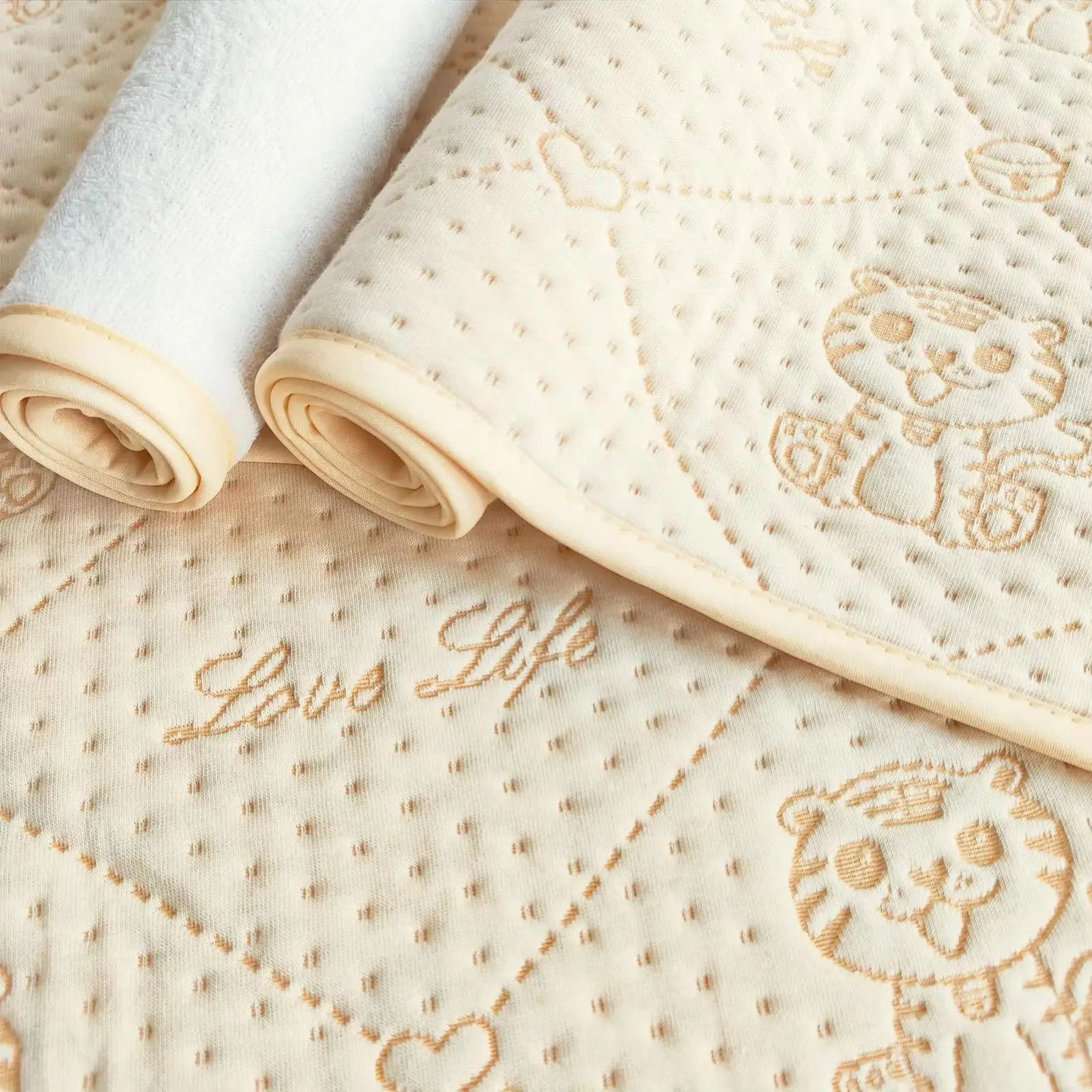 Baby Diaper Pad 4 Layers Diaper Changing Mats Soft Strong Absorbent Baby Sleep Cushion Pads Outdoor Baby Stroller Diaper Mat 250109