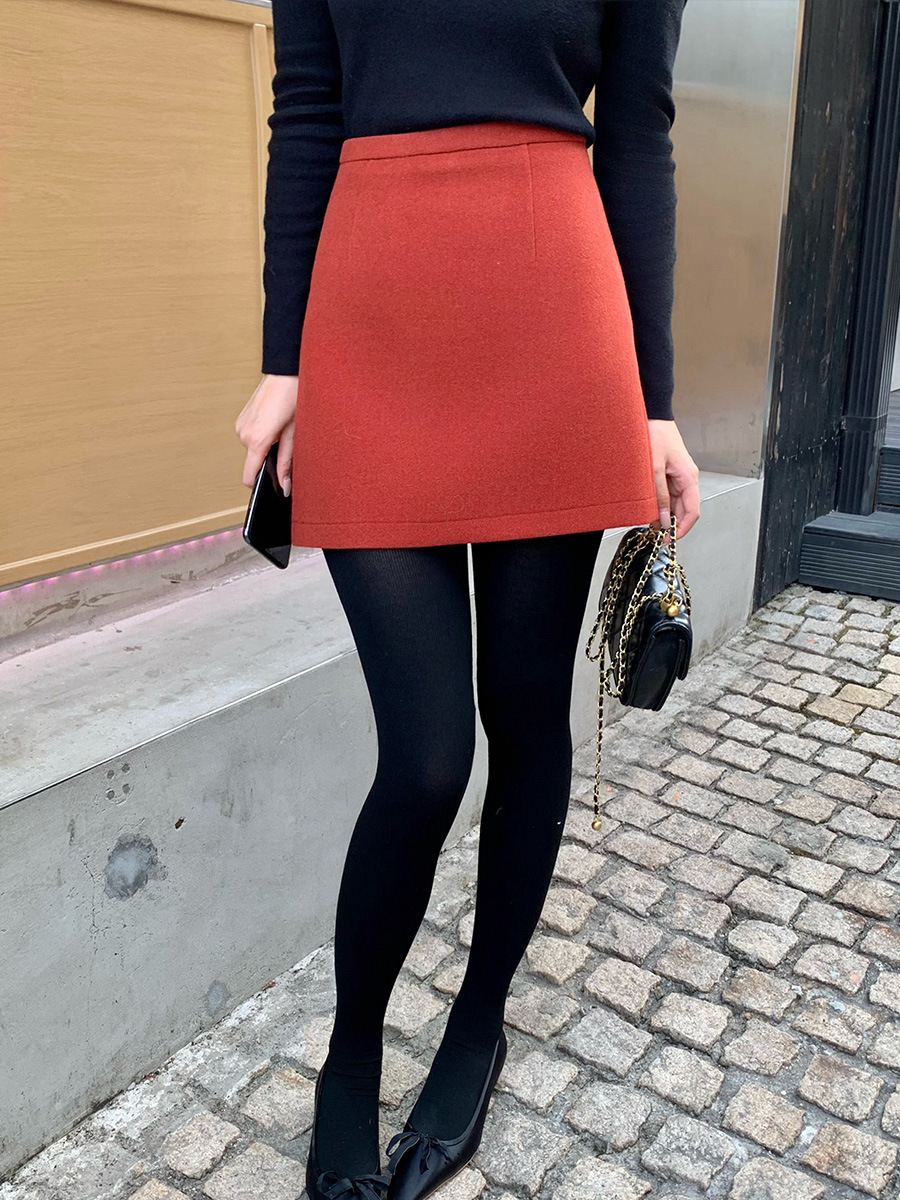 B52212 Autumn and winter new temperament commuting solid color high waist skirt hip A-line short skirt female