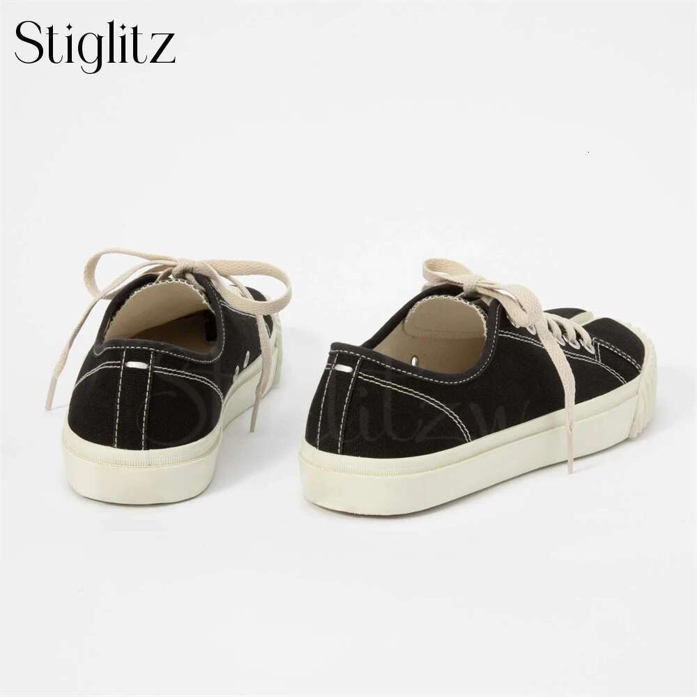Tabi Canvas for Men Novelty Designer Style Round Split Toe Sneakers Lace up Fashion Flat Custom Colors Casual Shoes