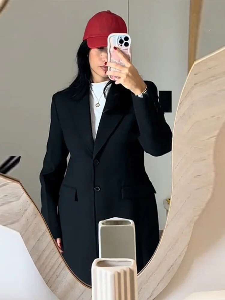 Elegant Lapel Blazer Coat Women Slim Single Breasted Black Long Sleeve Pocket Jacket Female 2025 Spring Shoulder Pads Coats