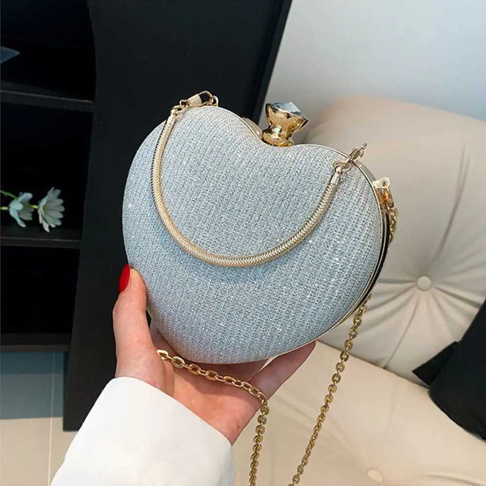 Evening Cluh Bag Women Bag Shiny Handbag Heart Shape Metal Cluhes Bag Fi Chain Shoulder Crossbody Bag Luxury Lady PurseXJ250108