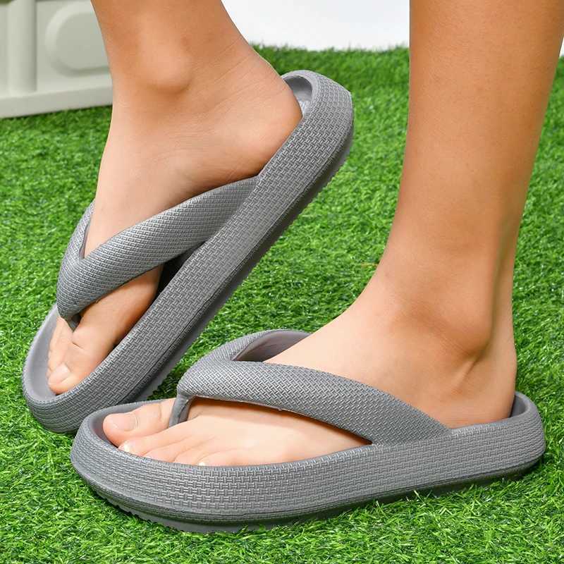 New Arrival New thick soled slippers mens EVA flip slippers summer shoes couple slippers large size 47 outdoor beach sandals T250108