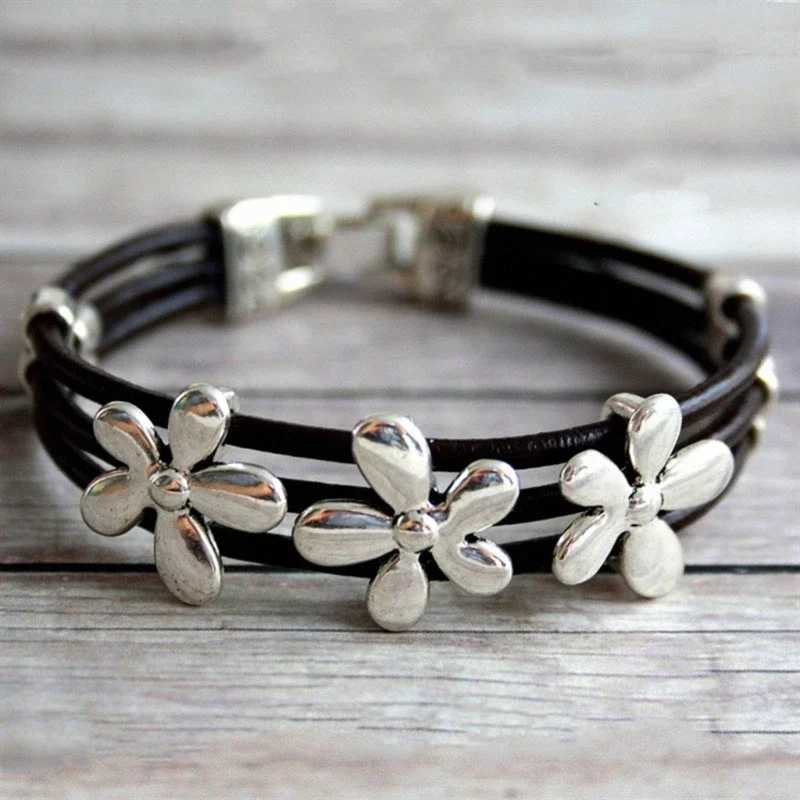 Bohemian Vintage Flower Lucky Leather Multilayer Bracelet for Women Men Friendship Handmade Jewelry Couples Bangle GiftXJ250109