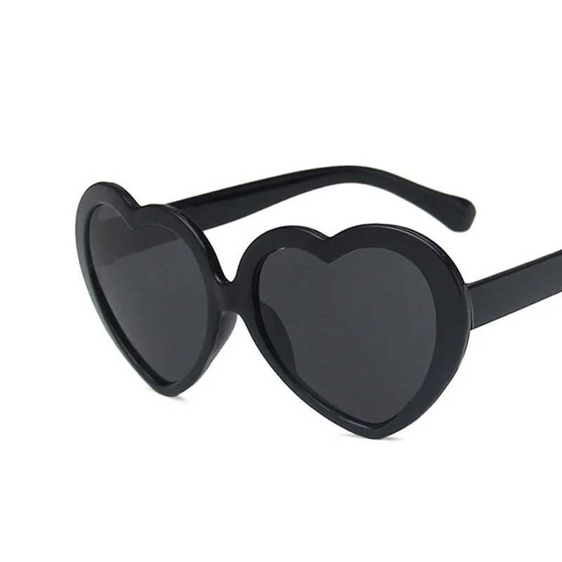 2023 Fashion Heart shaped Childrens Sunglasses Black Red Small Frame Sunglasses Retro Boys Girls Children Oculos de Sol W250109