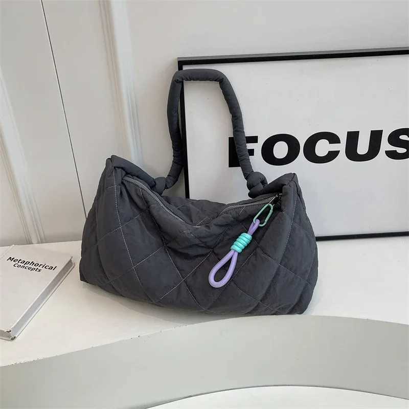 Nyl High Capacity Casual Tote Commuting Interior Compartment Womens Bags Sale 2024 Fi New Zipper Solid Shoulder BagsXJ250108