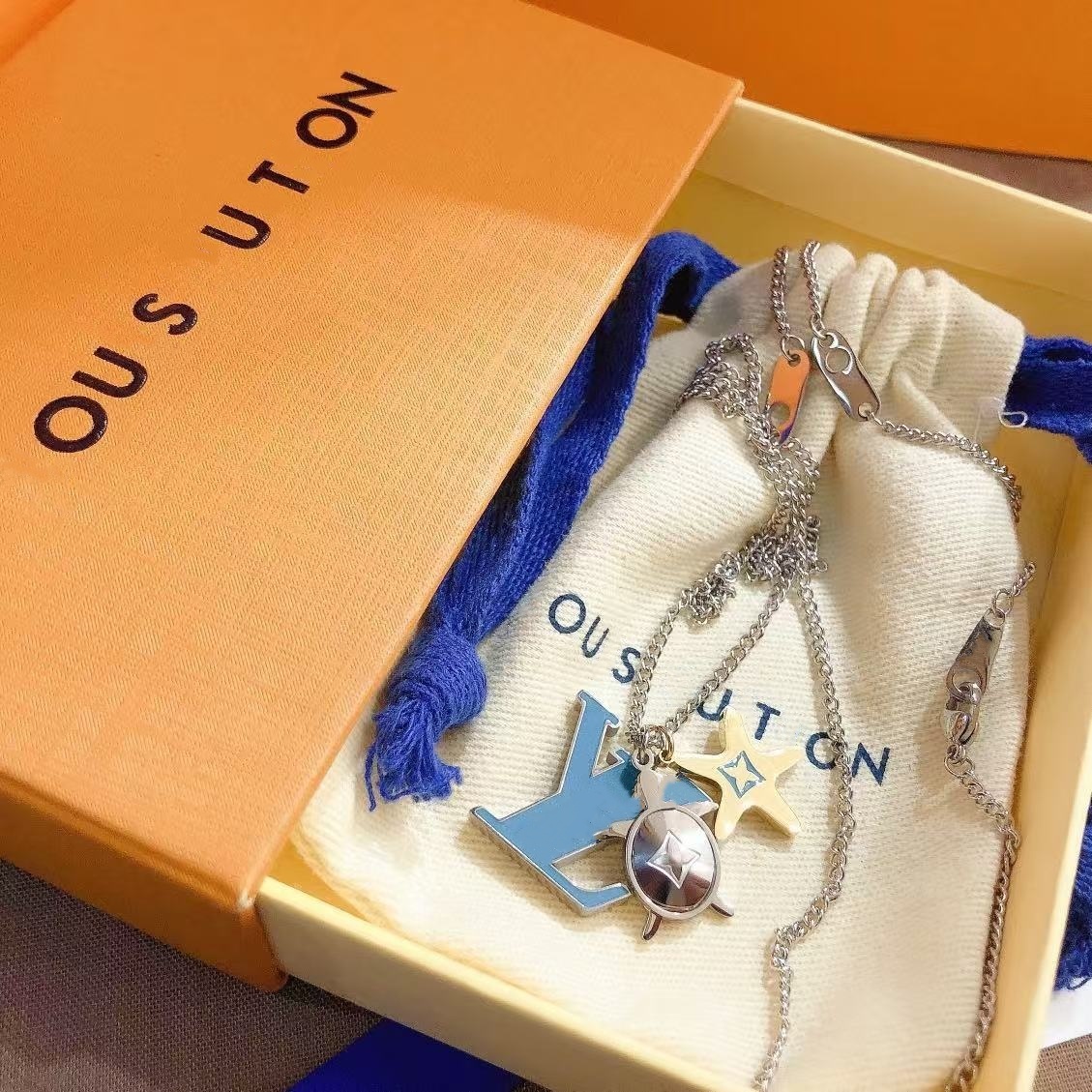 necklaces designer necklace mens clover necklace letters trendy punk men street womens pendants necklaces ladies chains luxury jewlery moissanite chain