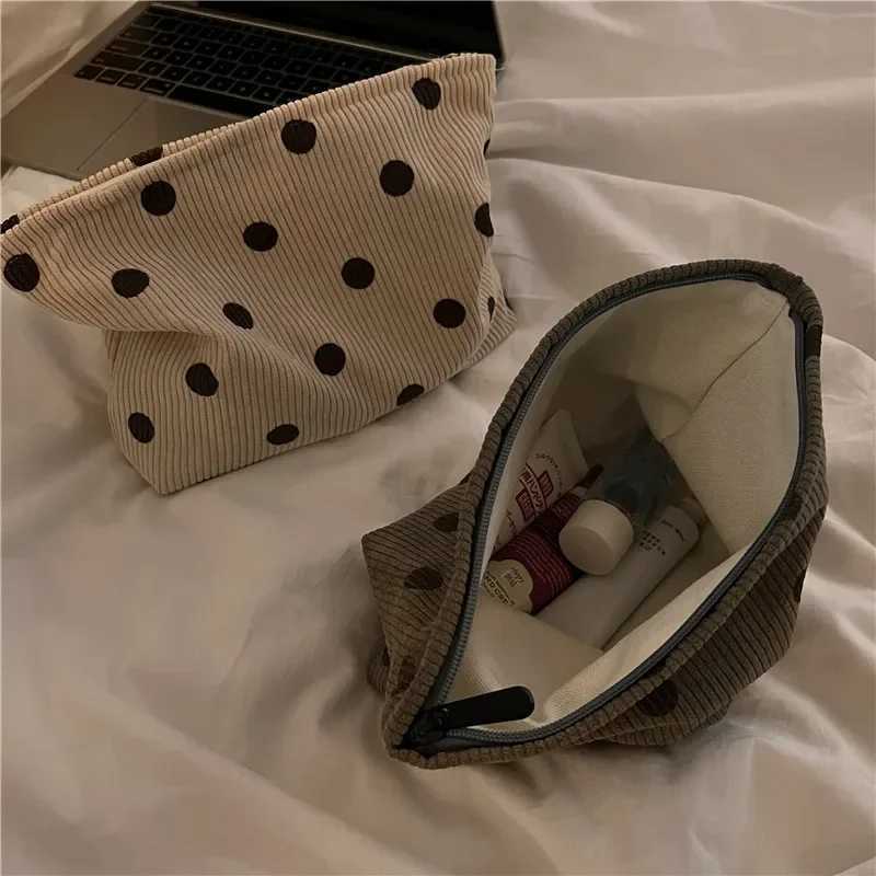 Fashion Corduroy Makeup Bag Womens Handbag Wallet Smile and Spot Makeup Organizer Storage Makeup Bag Girls Pencil Bag W250109