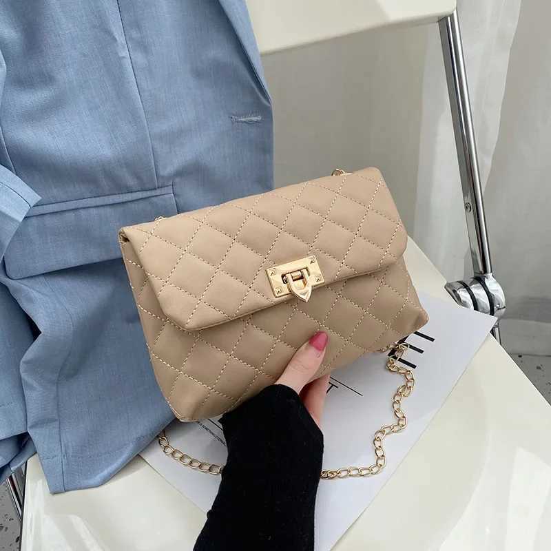 Womens Bag New Embroidered Lingge Small Square Bag Elegant and Persalized Shoulder Bag Crossbody BagXJ250108