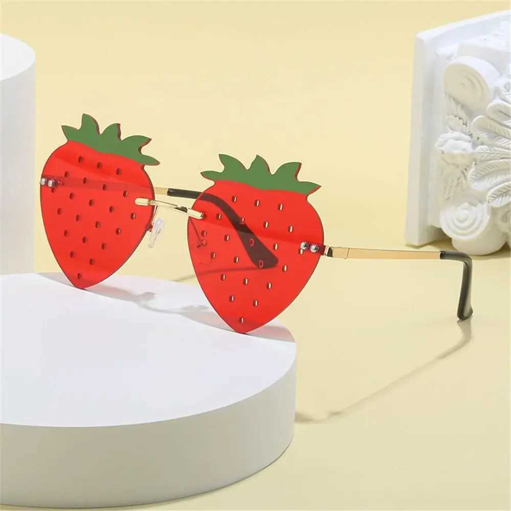 Interesting Strberry Glasses Christmas Decorative Glasses Par Glasses Sunglasses Fashion Strberry Shape Borderless Sunglasses W250109