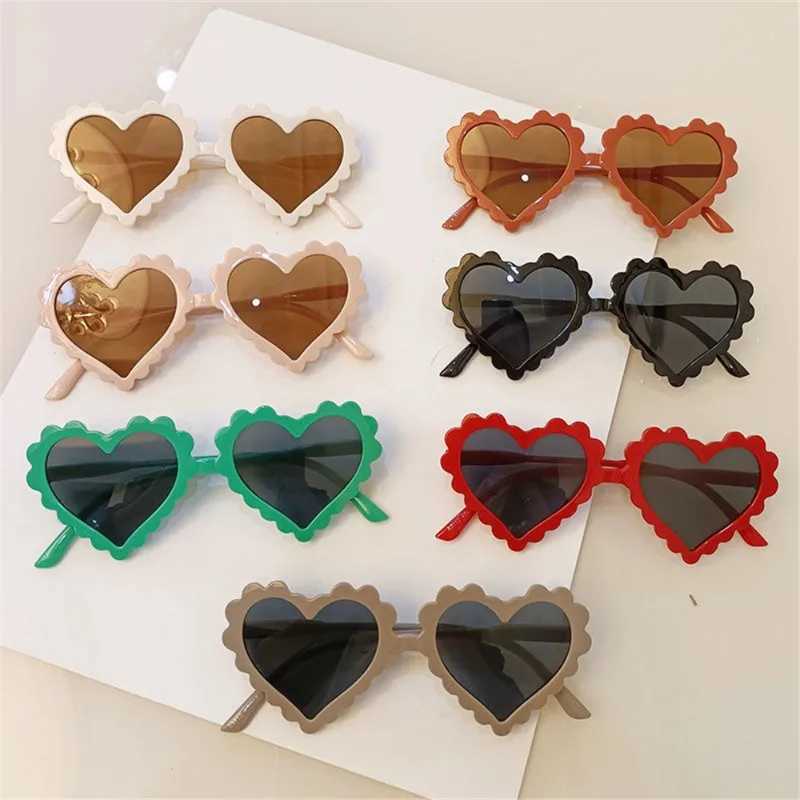 New childrens large frame heart-shaped sunglasses for girls fashionable sunglasses cute baby outdoor sunglasses UV400 Oculos De Sol W250109