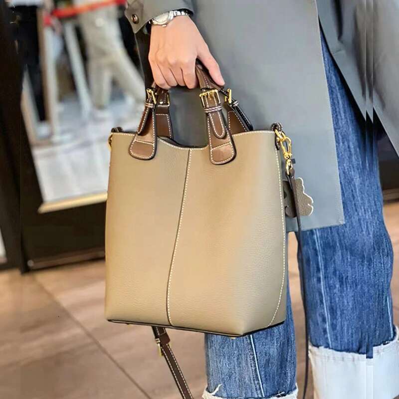 Toptrends Cowhide Genuine Leather Bucket Tote Handbags For Women 2025 Designer Commuter Ladies Shoulder Crossbody Bags