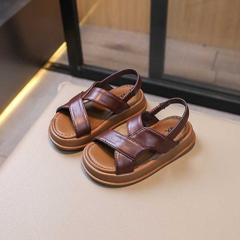 2024 Childrens Sandals Boys Summer New Girls Apron Beach Sandals Fashion Thick Bottom Childrens School Cut Solid Color Sandals W250108
