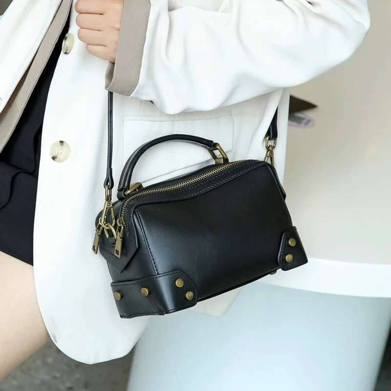2025 Soft Crossbody Fashion Leather Female Baotou Layer Cowhide Portable Designer Bag