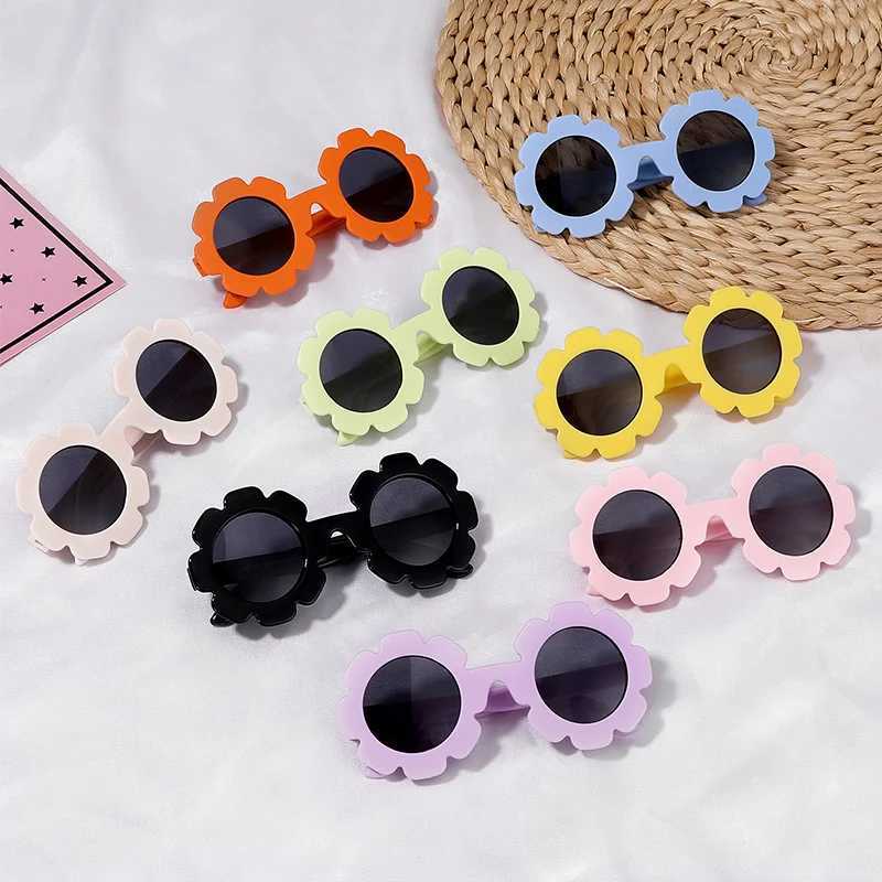 Baby polarized circular sunflower flexible curved flower baby polarized sunglasses with baby carrier W250109