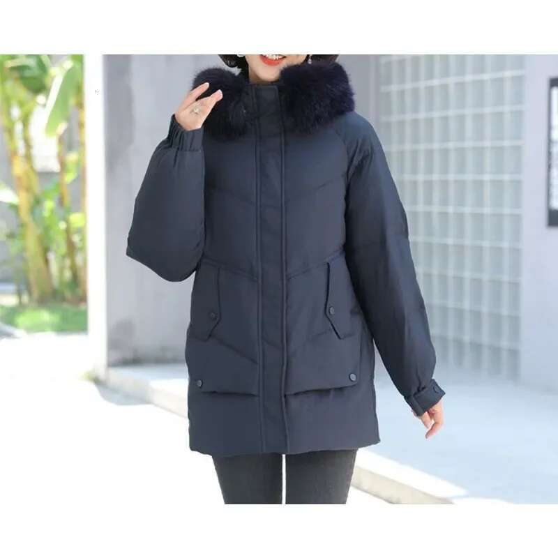 New Winter Women's Thickened Warm White Duck Down Jackets, With Fur Collars And Hoods, Mid-Long Coat Styles.