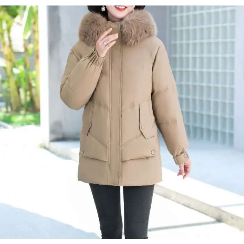 New Winter Women's Thickened Warm White Duck Down Jackets, With Fur Collars And Hoods, Mid-Long Coat Styles.