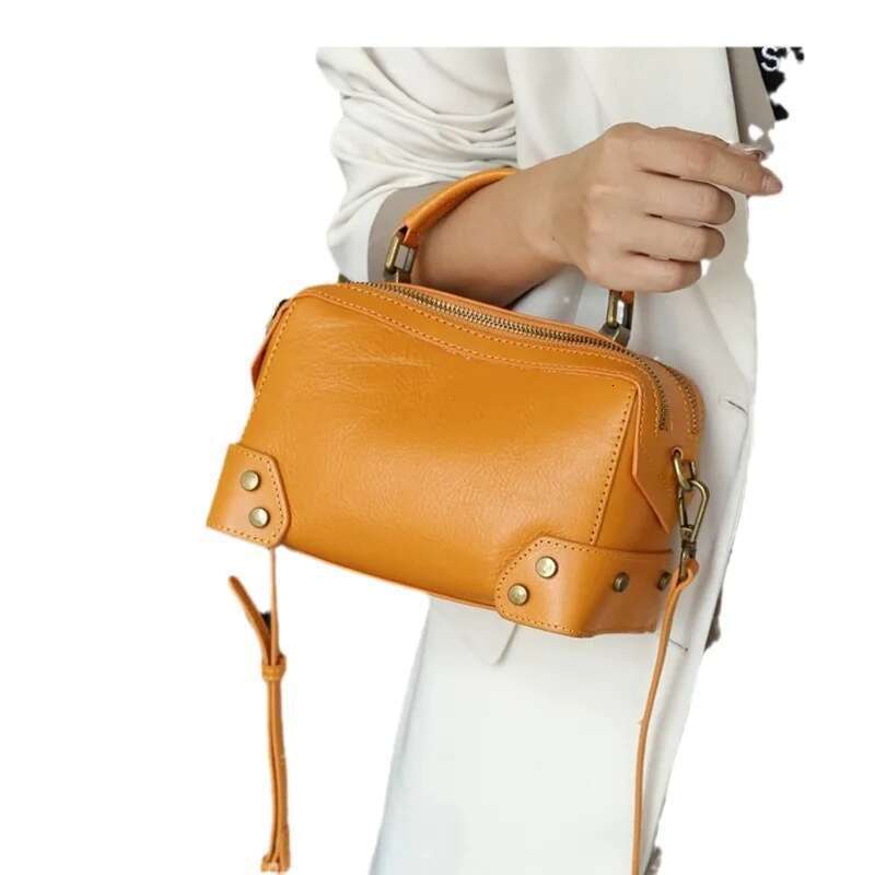 2025 Soft Crossbody Fashion Leather Female Baotou Layer Cowhide Portable Designer Bag