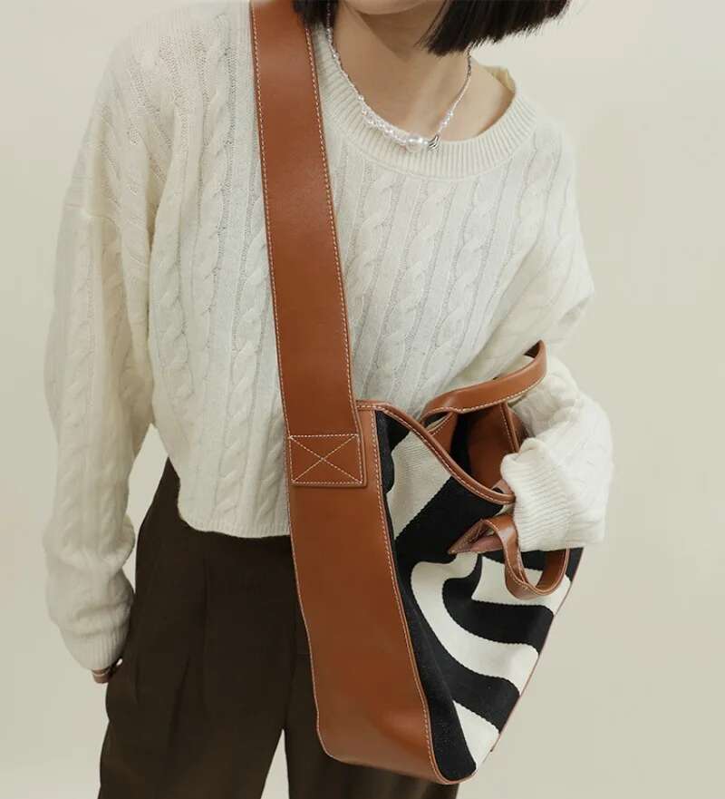 Chic Designed Cowhide Patchwork Canvas Totes 2025 High-Capacity Vintage Striped Shoulder Bag New Fashion Underarm Bags Bolso