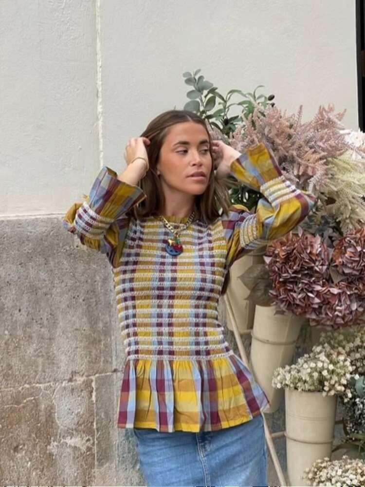 New Spring Retro Slim Fit Plaid Pleated Top Fashion Woman Round Neck Bubble Sleeves Fluffy Tops 2025 Chic Lady Streetwear