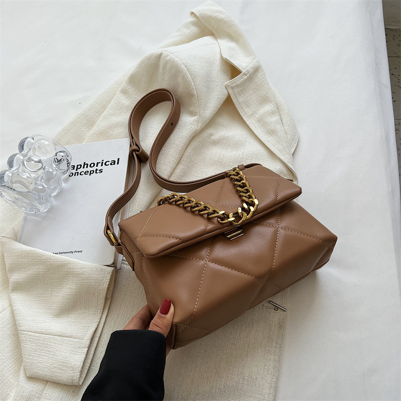 This Year's Popular Handbag, Hand-Held Chain Shoulder 2023 Spring New Korean Version Armpit Bag, Crossbody Bag